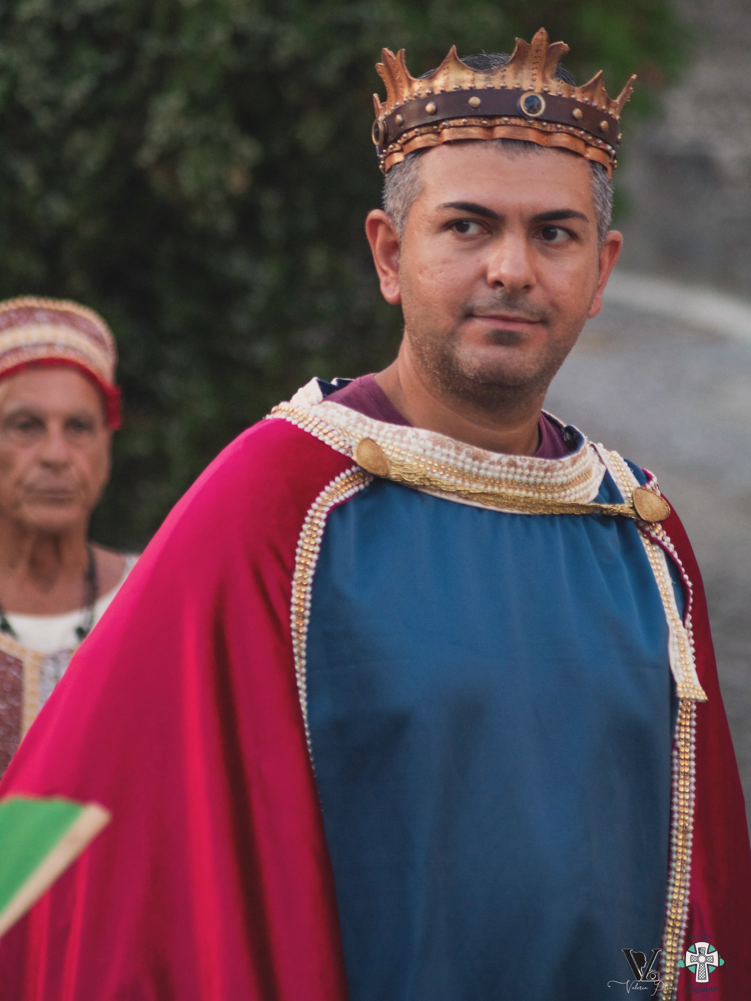 Un figurante interpreta un personaggio nobile della rievocazione.